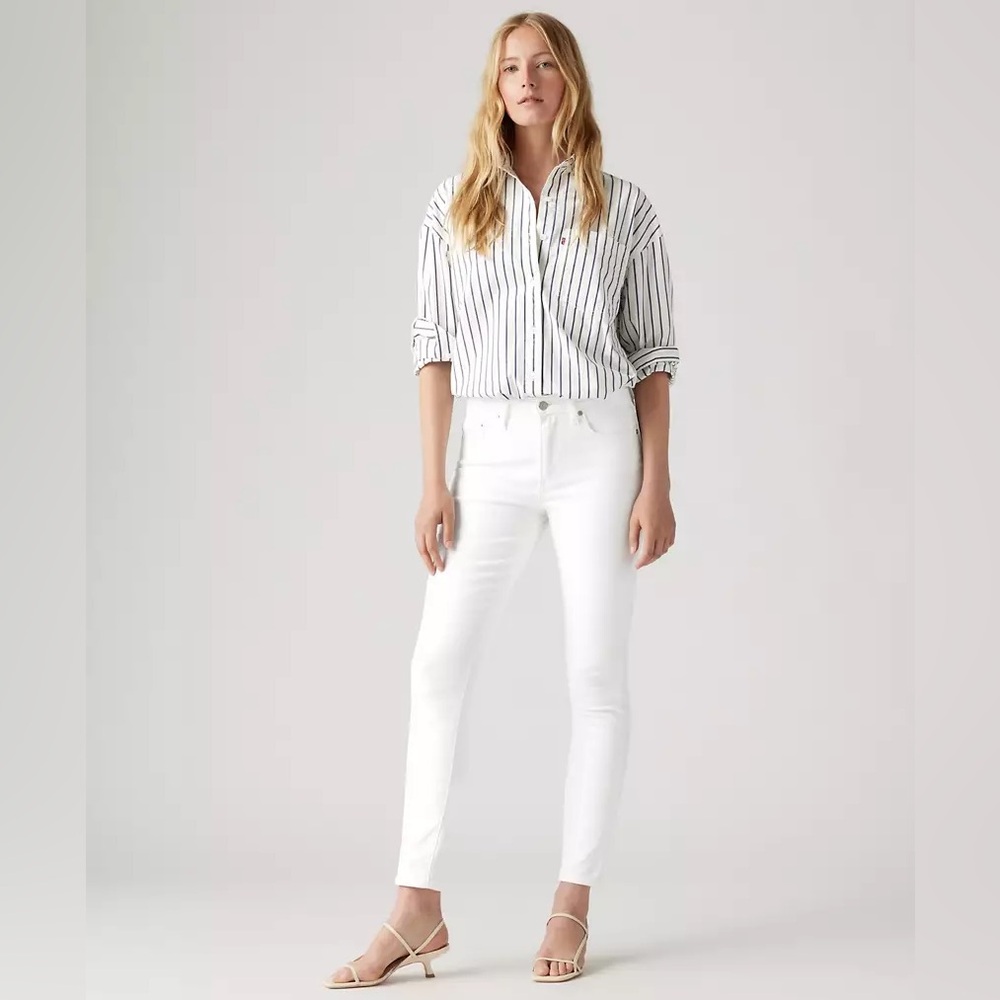 Levi’s White 535 Super Skinny Jean